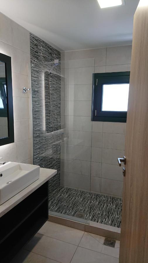 Aparthotel Cynthia Vrasná Esterno foto