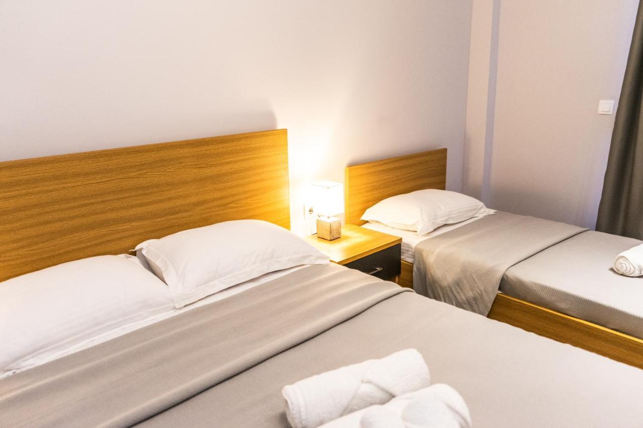 Aparthotel Cynthia Vrasná Esterno foto